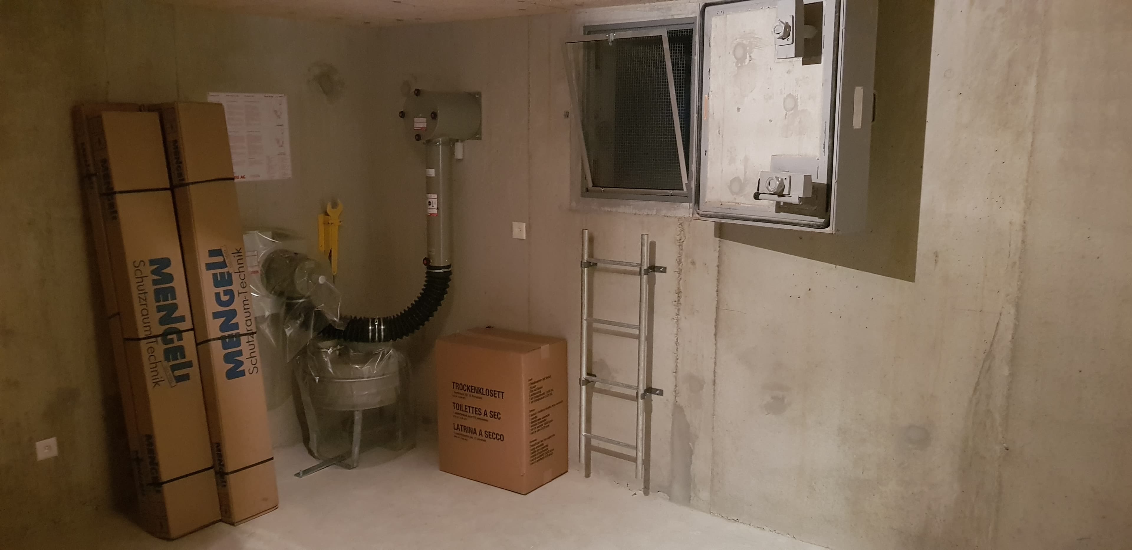 Equipement d'abri PC 3