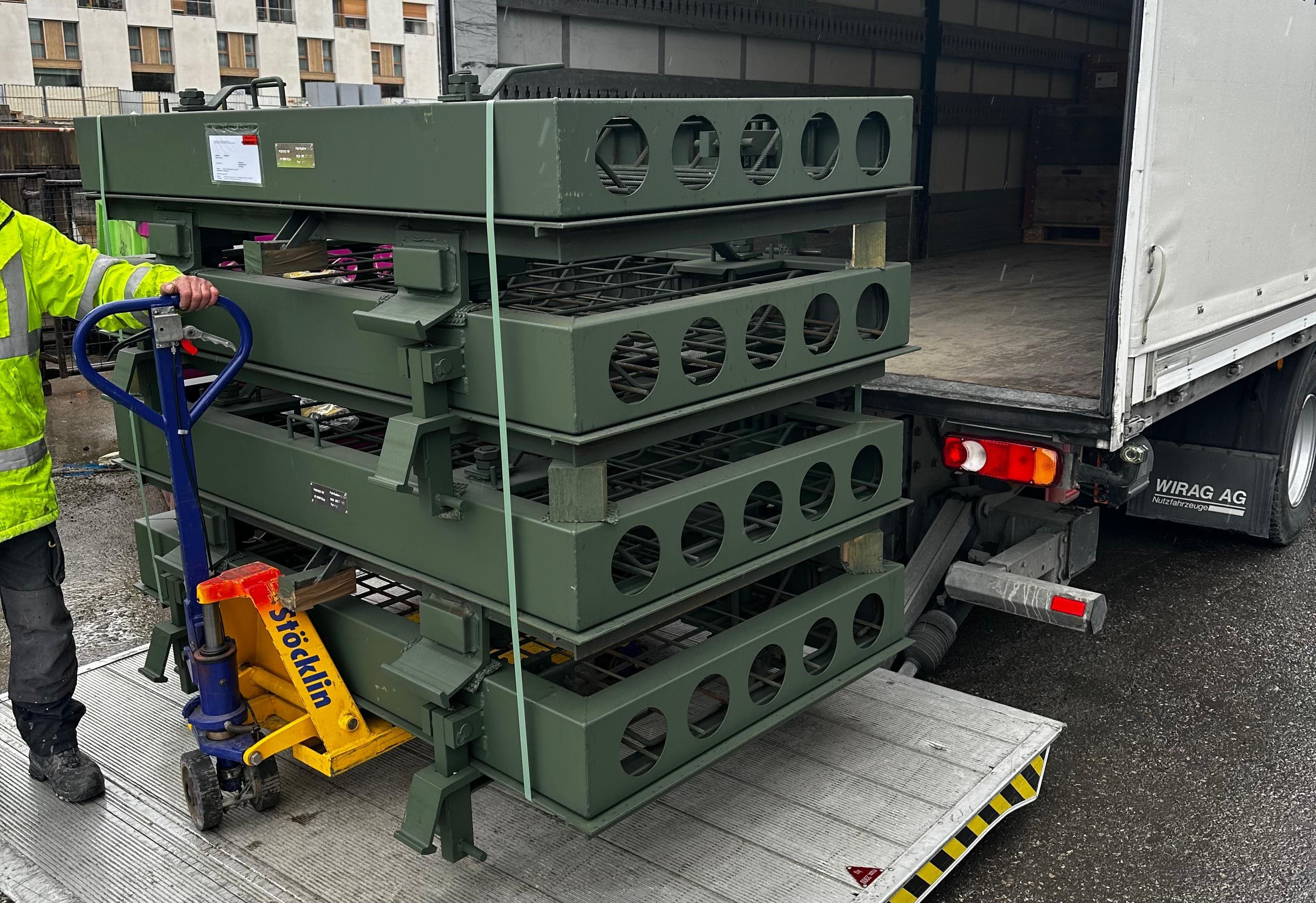 Element de fermeture d'abri